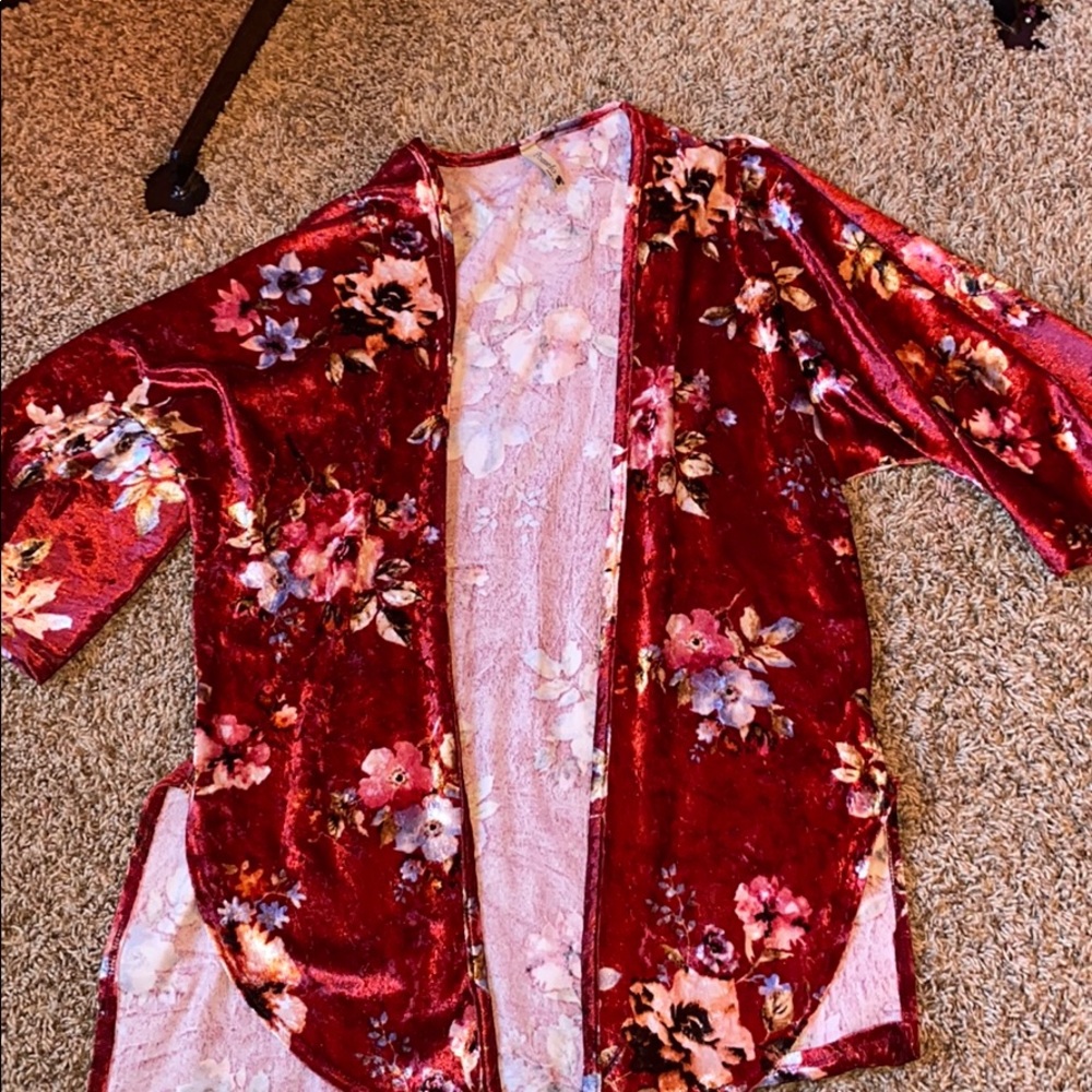 Quarter sleeve cardigan